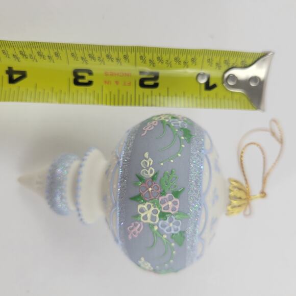 Vintage Rhyn Rivet Ivory White and Blue Porcelain Victorian Christmas Ornament - Picture 5 of 5